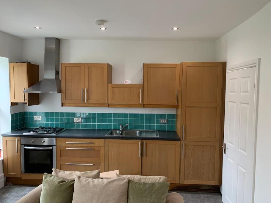 2 Double Bedroom Flat, Central Location 布里斯托 外观 照片